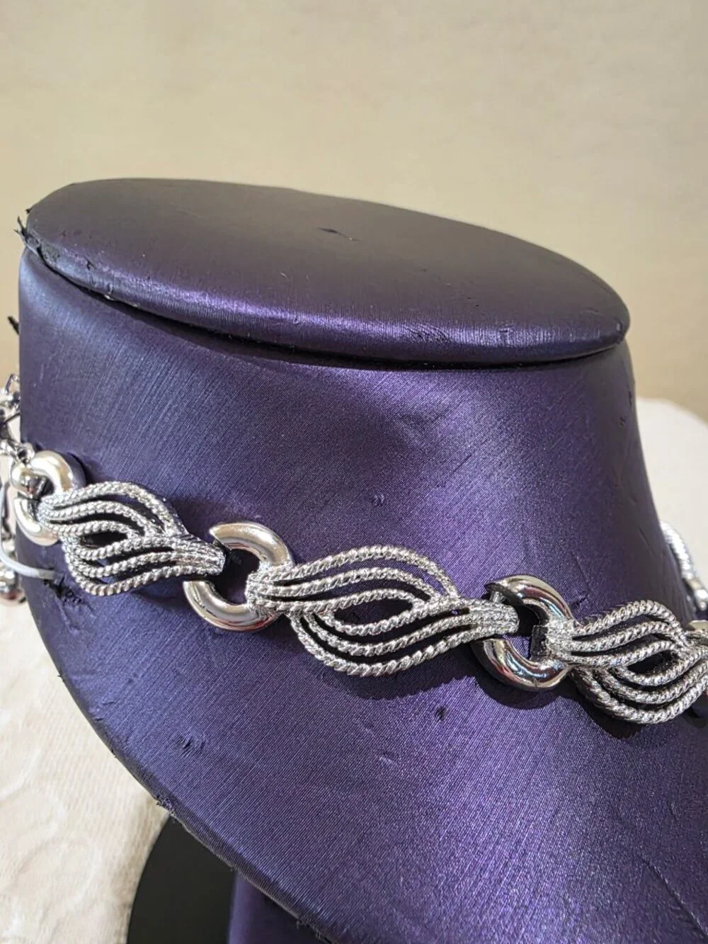 Vintage Signed Trifari (c) Silver-tone Swirled Link Choker Necklace 1950-60's